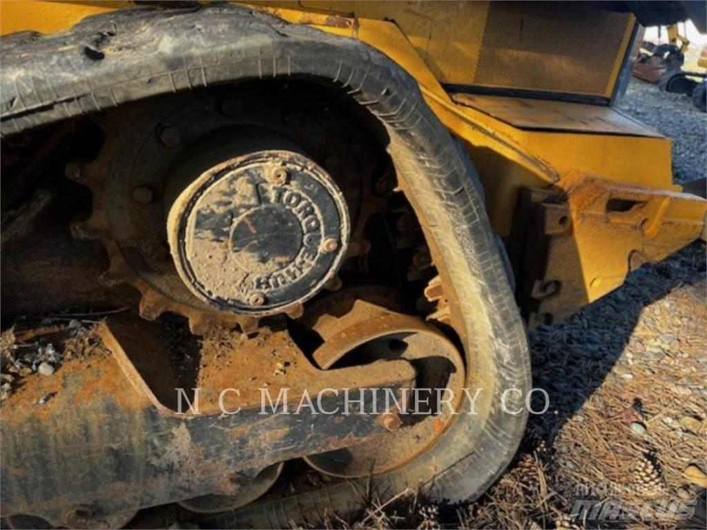 John Deere 331G Lietoti riteņu kompaktiekrāvēji