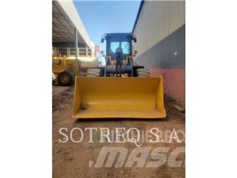 John Deere 524K Iekrāvēji uz riteņiem