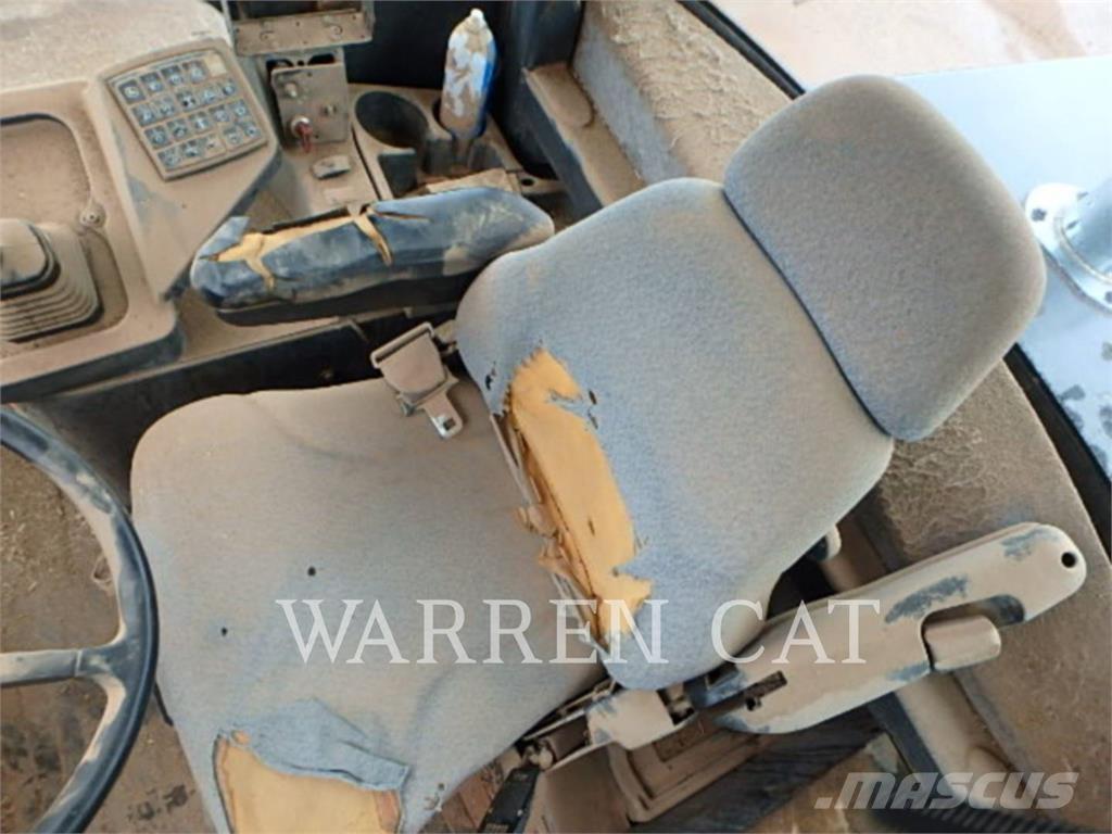 John Deere 544 Iekrāvēji uz riteņiem