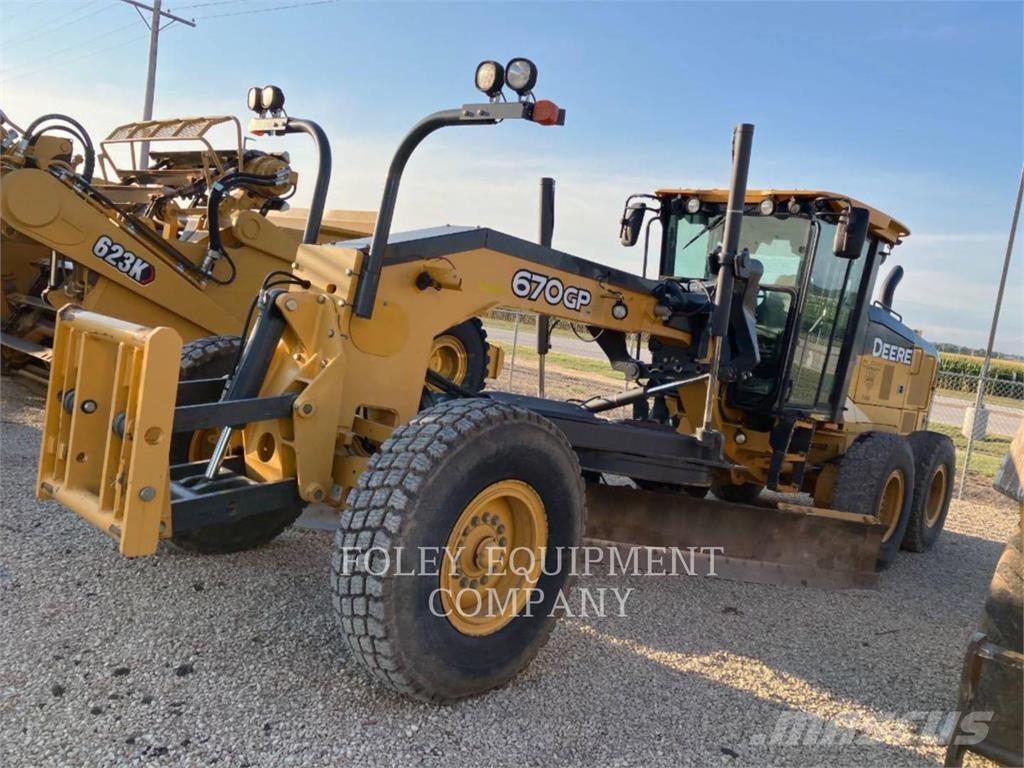 John Deere 670GP Greideri