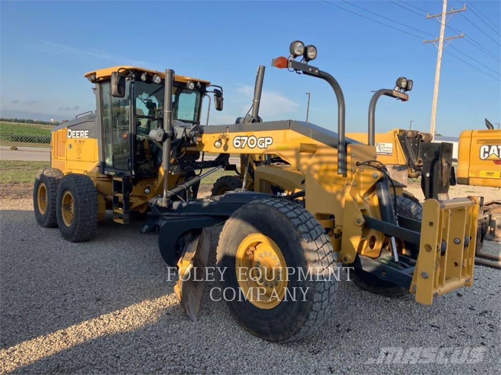 John Deere 670GP Greideri