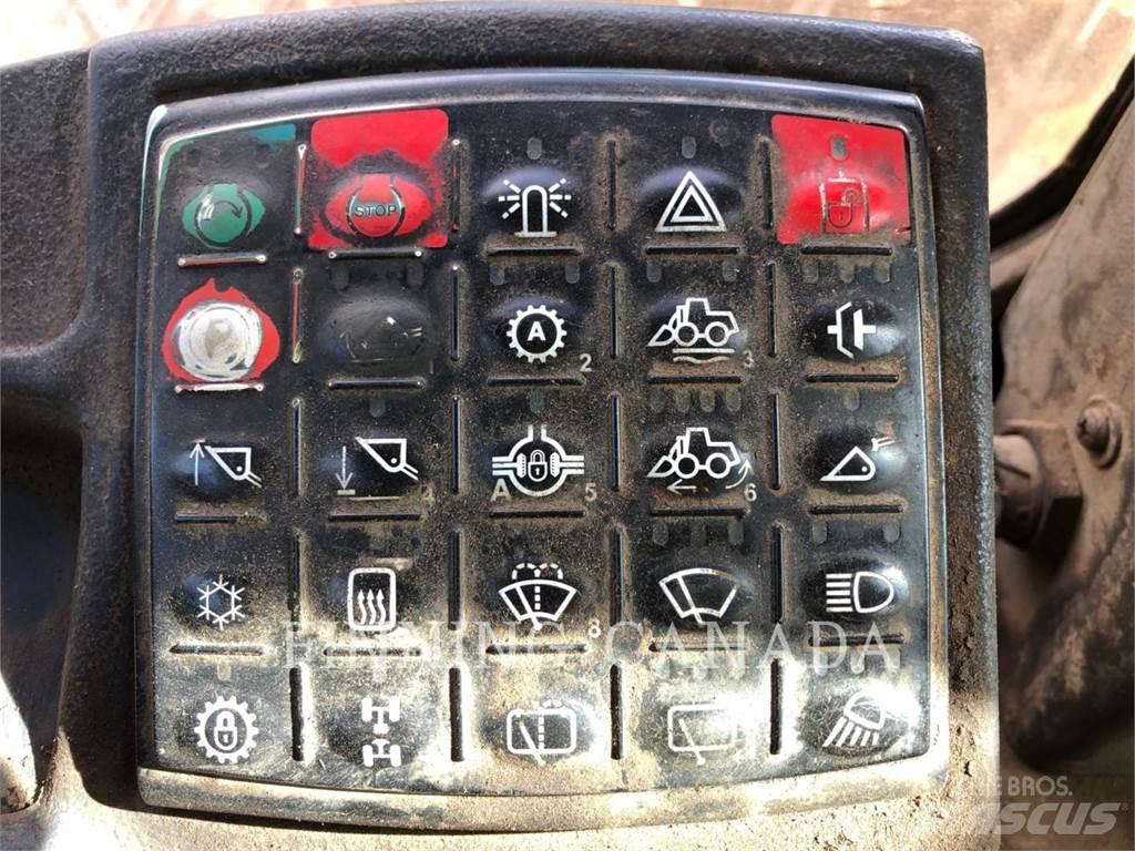 John Deere 844K Iekrāvēji uz riteņiem