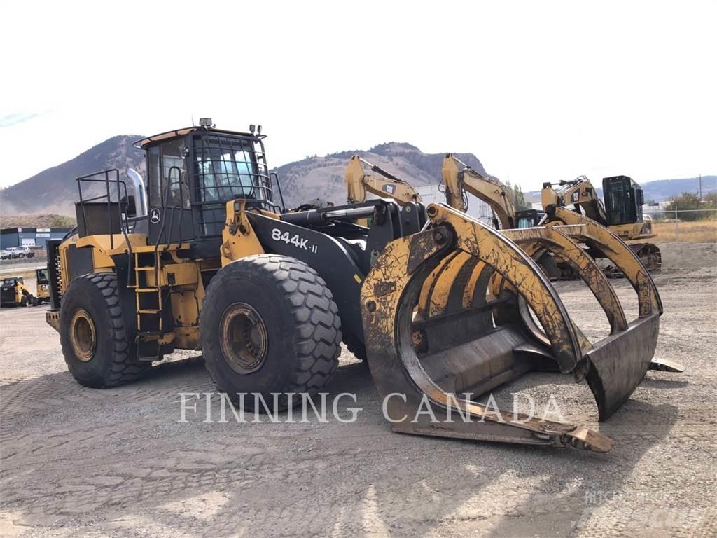 John Deere 844K Iekrāvēji uz riteņiem