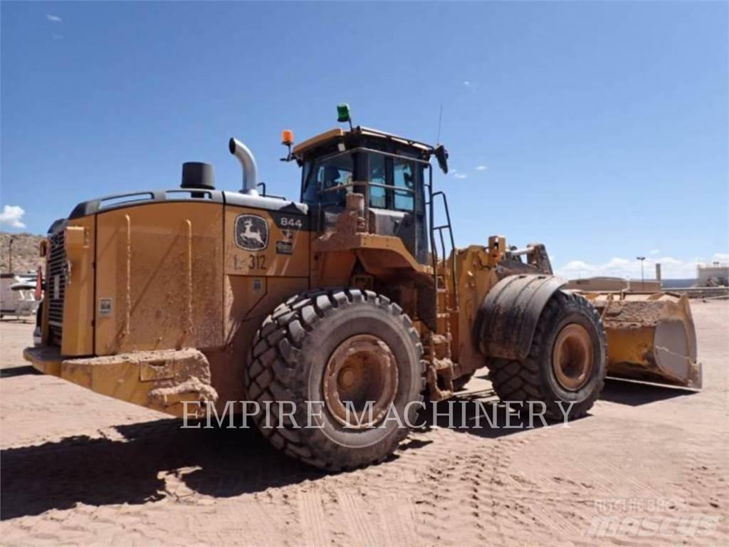 John Deere 844P Iekrāvēji uz riteņiem