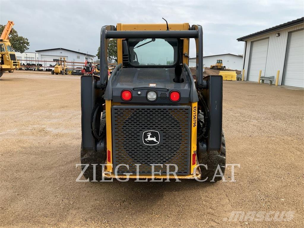 John Deere & CO. 320D Lietoti riteņu kompaktiekrāvēji