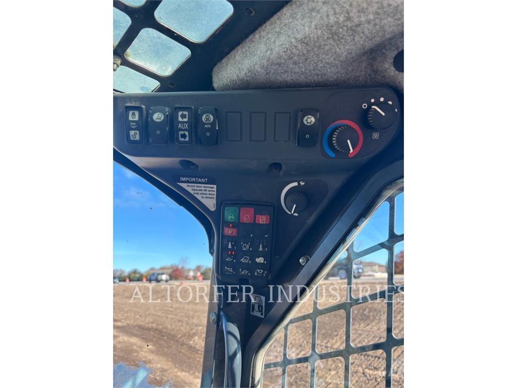 John Deere & CO. 323E Lietoti riteņu kompaktiekrāvēji