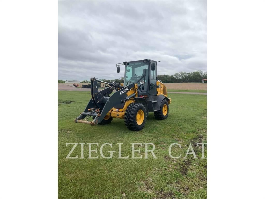 John Deere & CO. 324L Iekrāvēji uz riteņiem