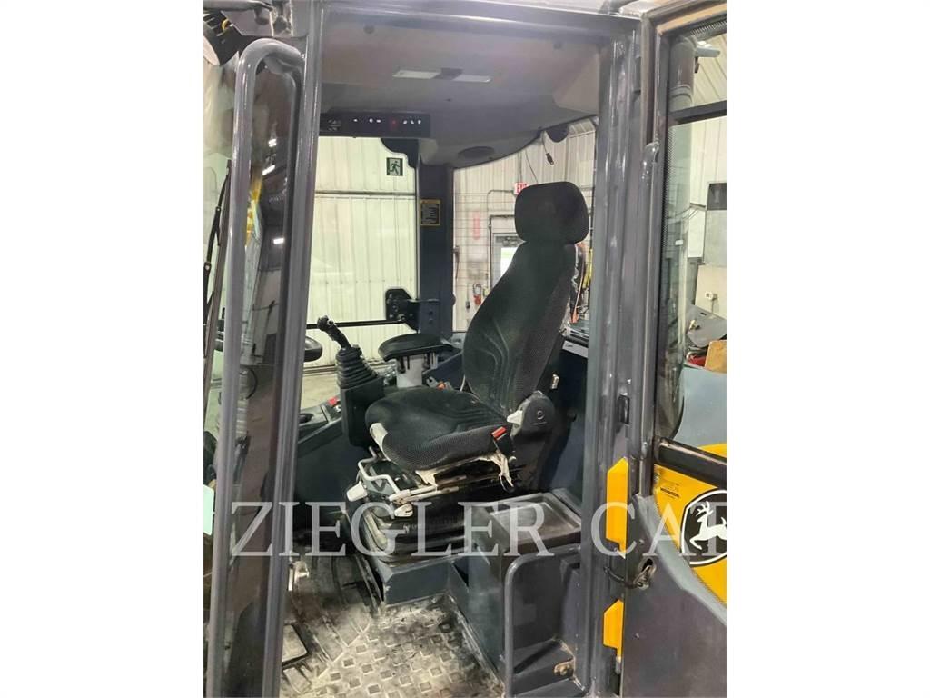 John Deere & CO. 324L Iekrāvēji uz riteņiem