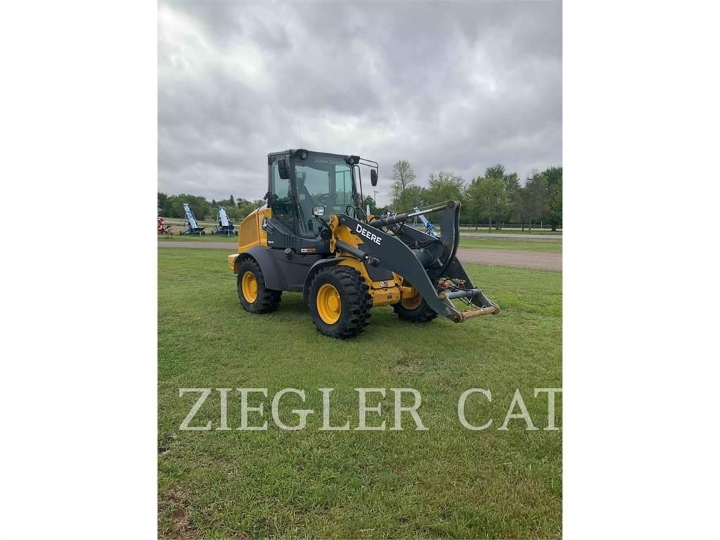 John Deere & CO. 324L Iekrāvēji uz riteņiem