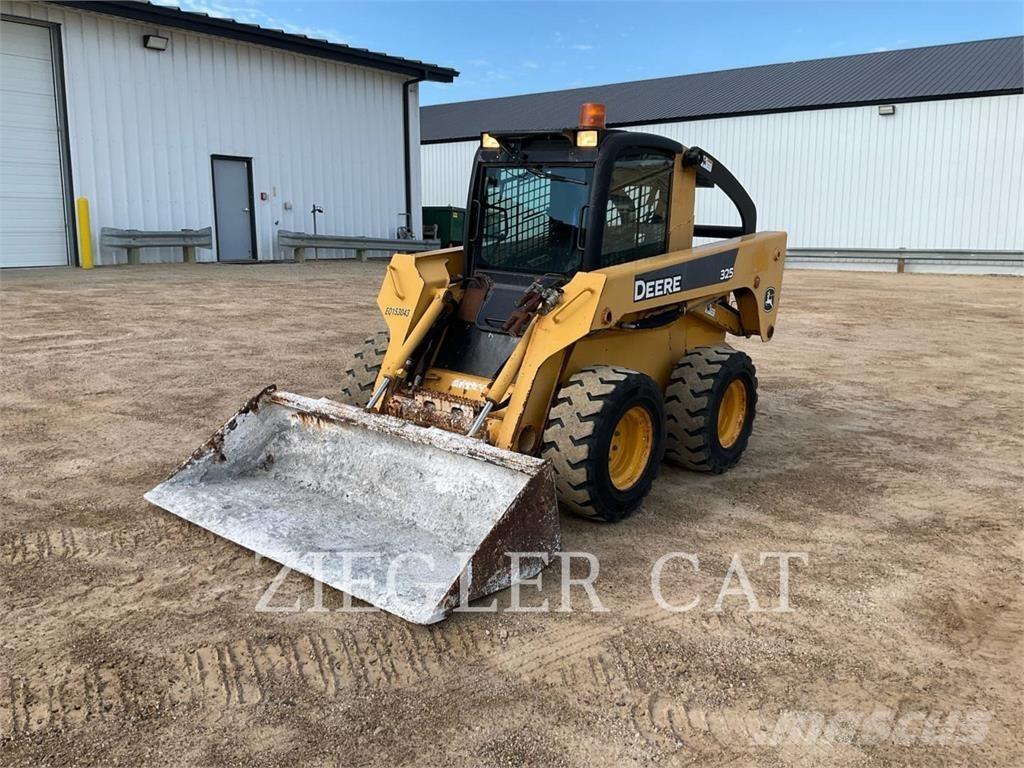 John Deere & CO. 325_AO Lietoti riteņu kompaktiekrāvēji