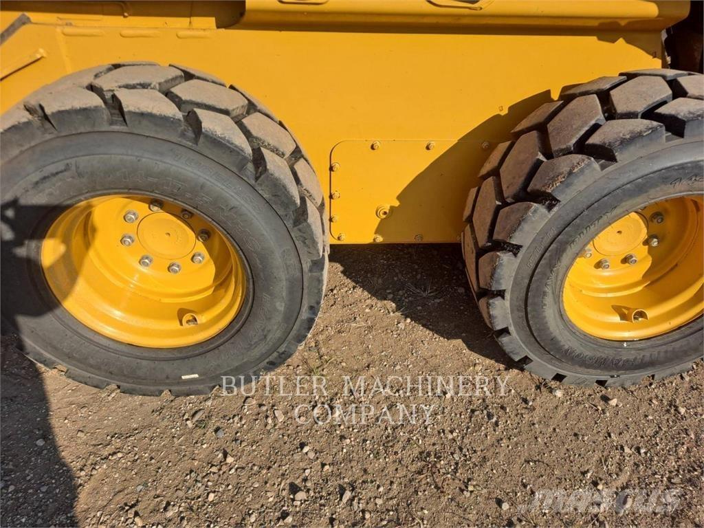 John Deere & CO. 332G Lietoti riteņu kompaktiekrāvēji