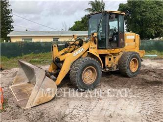 John Deere & CO. 444H Iekrāvēji uz riteņiem