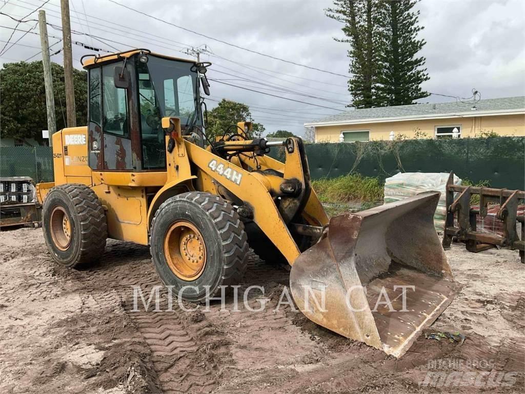 John Deere & CO. 444H Iekrāvēji uz riteņiem