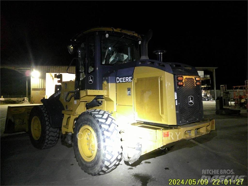John Deere & CO. 444K Iekrāvēji uz riteņiem