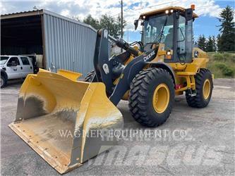 John Deere & CO. 544P Iekrāvēji uz riteņiem