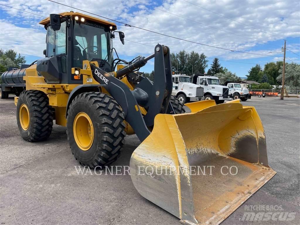 John Deere & CO. 544P Iekrāvēji uz riteņiem