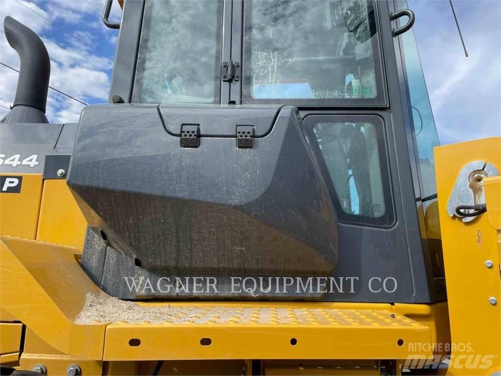 John Deere & CO. 544P Iekrāvēji uz riteņiem