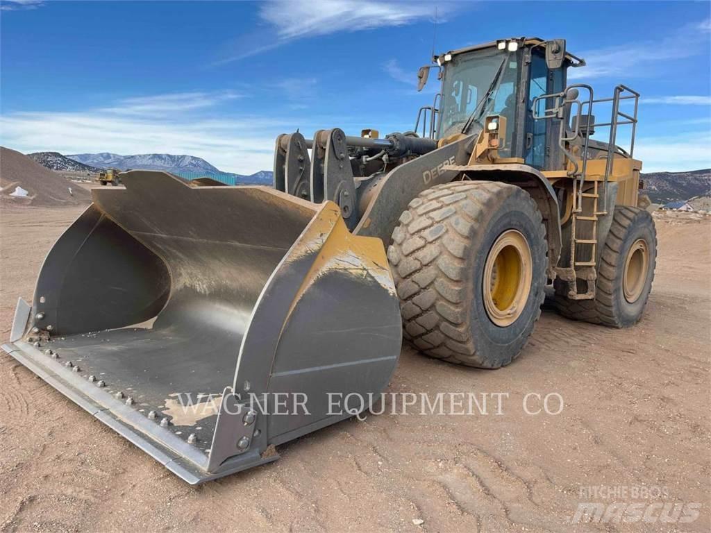 John Deere & CO. 844L Iekrāvēji uz riteņiem