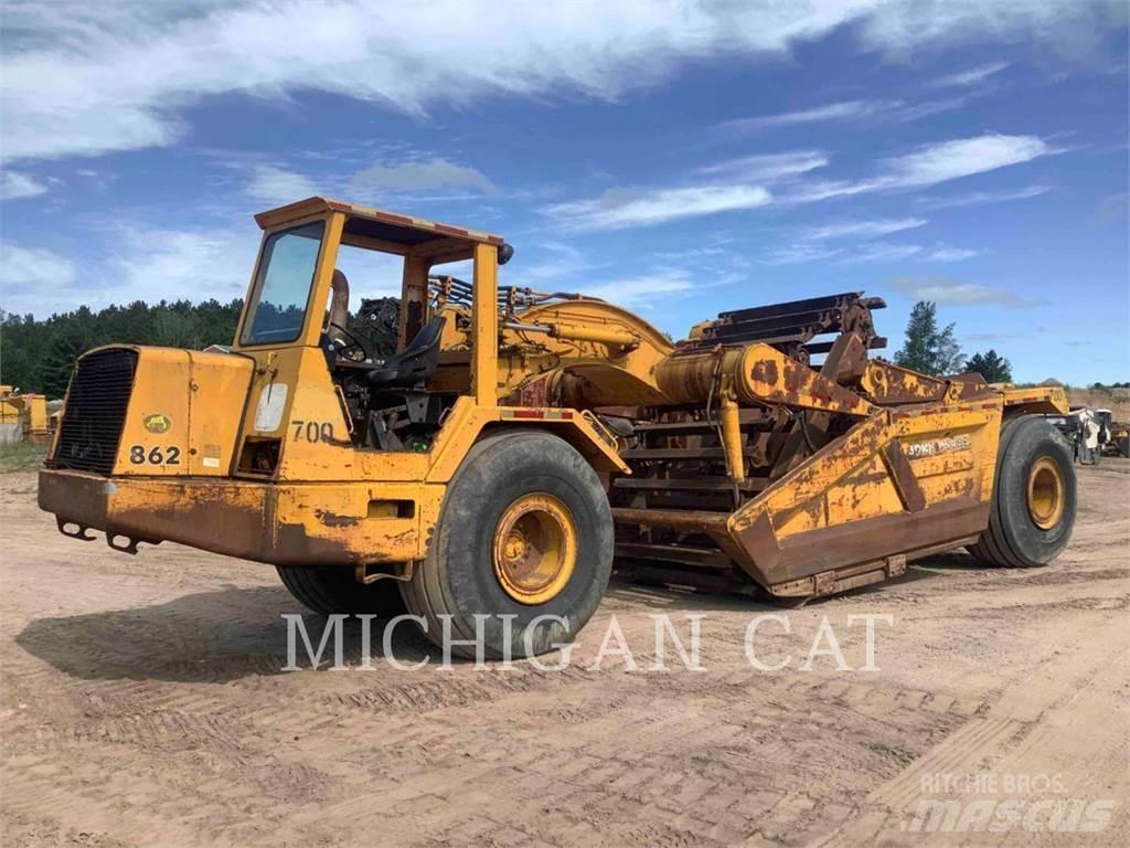 John Deere & CO. 862 Skrēperi