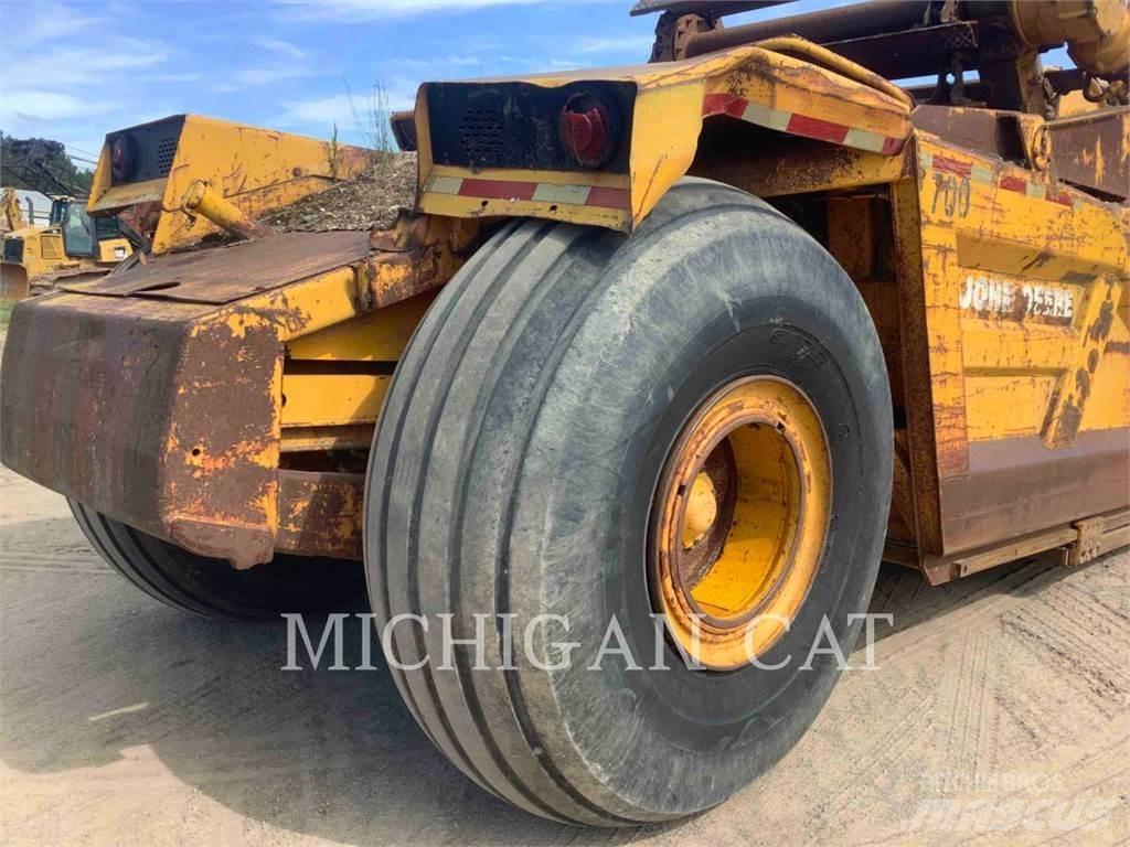 John Deere & CO. 862 Skrēperi