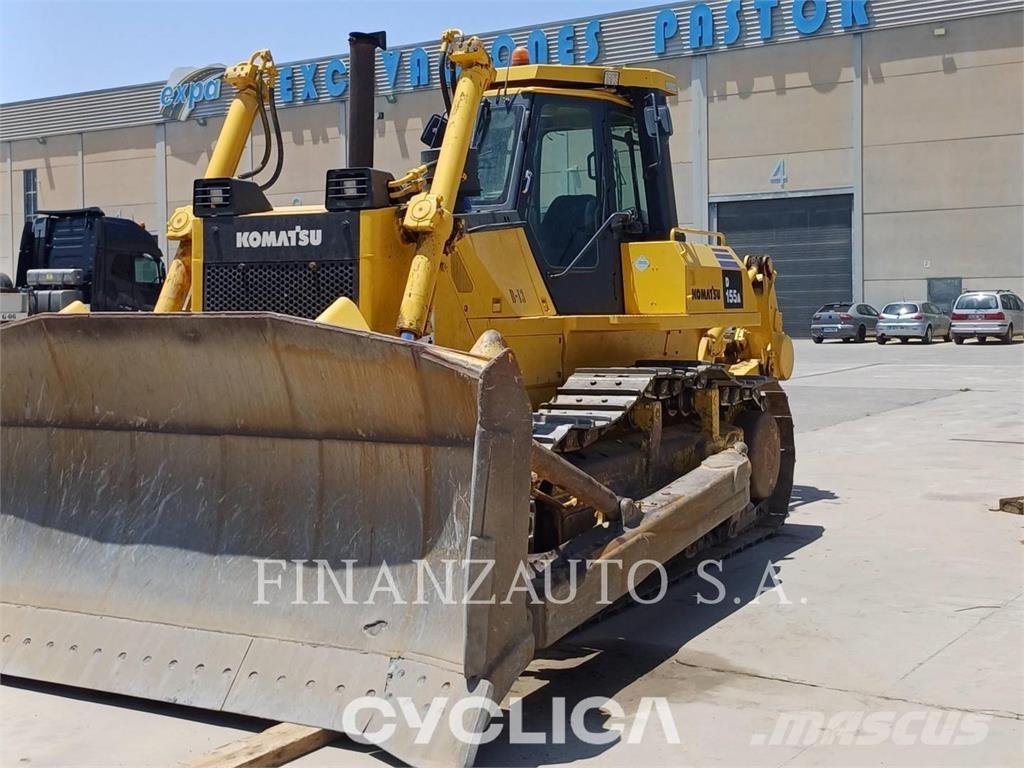 Komatsu D155 Kāpurķēžu buldozeri