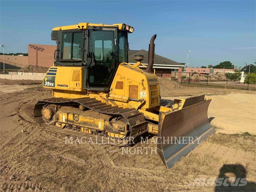 Komatsu D39PX-23 Kāpurķēžu buldozeri