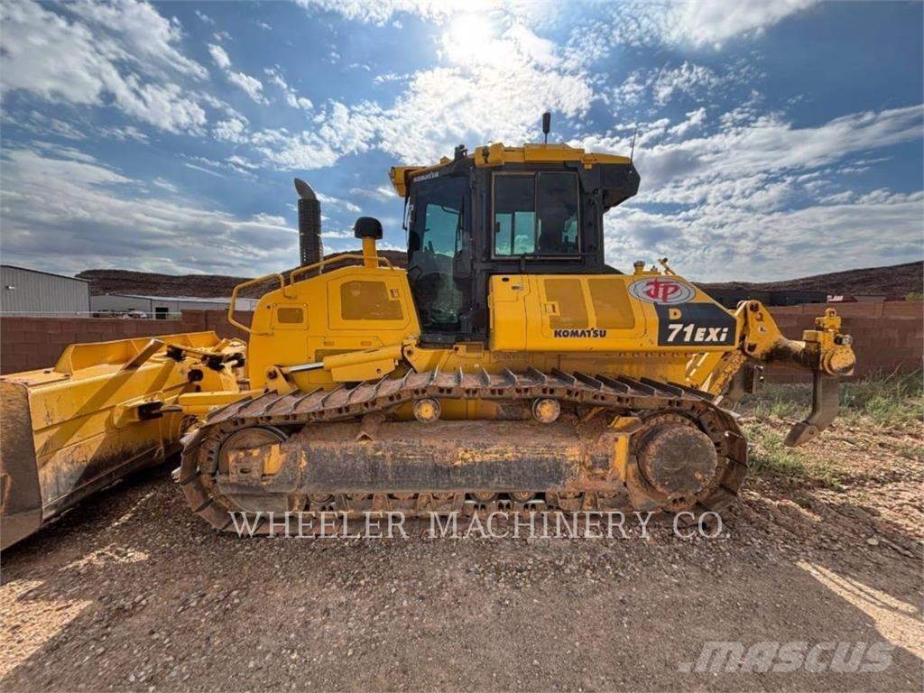 Komatsu D71EXI-24 Kāpurķēžu buldozeri