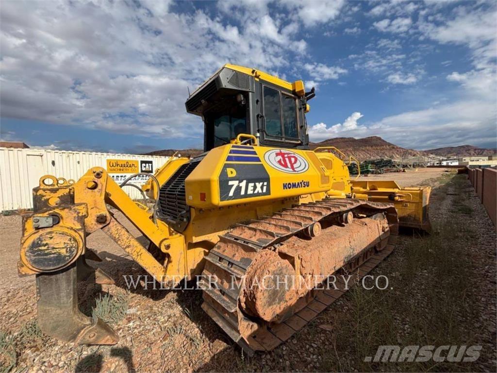 Komatsu D71EXI-24 Kāpurķēžu buldozeri