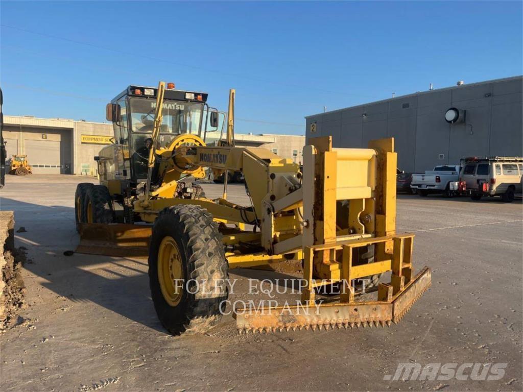 Komatsu GD655-3 Greideri