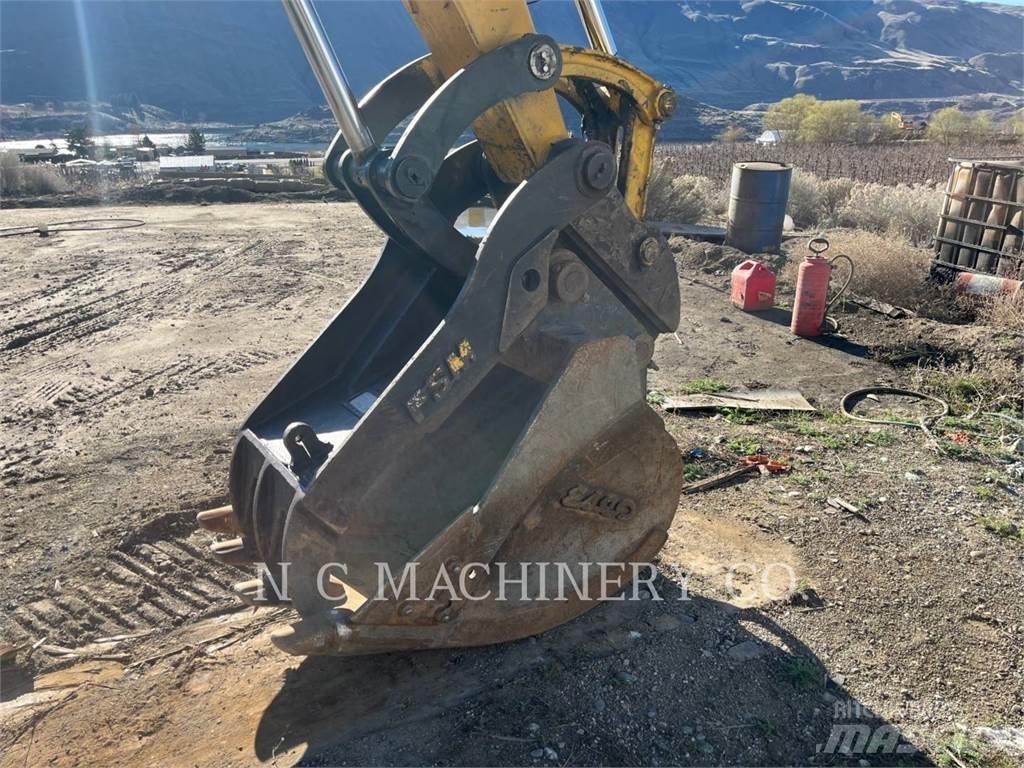 Komatsu PC138USLC Kāpurķēžu ekskavatori