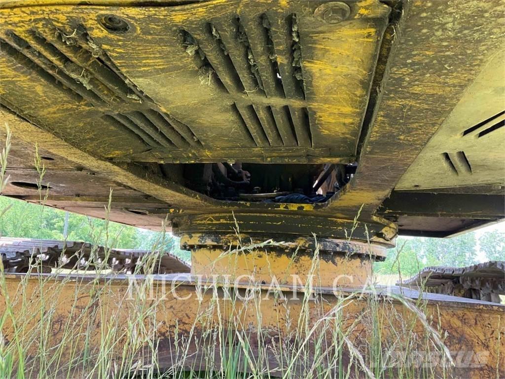 Komatsu PC220 Kāpurķēžu ekskavatori