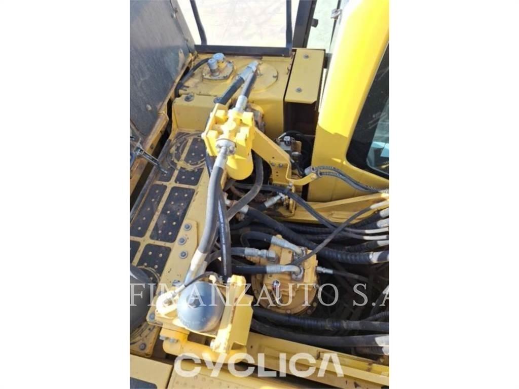 Komatsu PC490 Kāpurķēžu ekskavatori