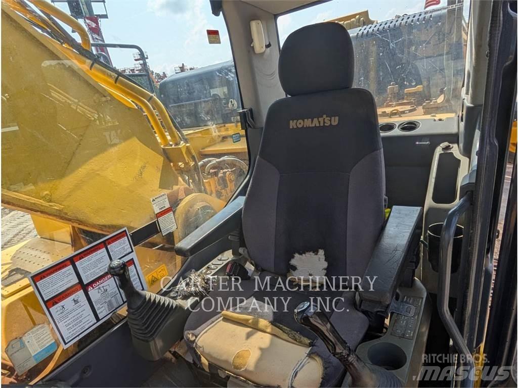 Komatsu PC490 Kāpurķēžu ekskavatori