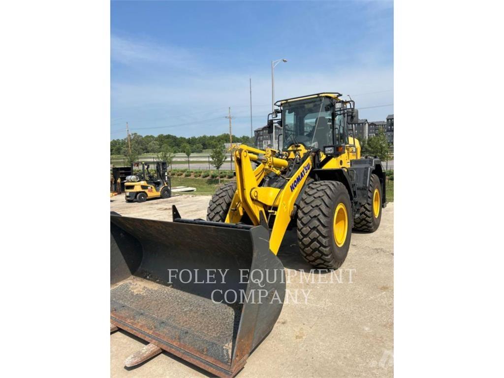 Komatsu WA200-8 Iekrāvēji uz riteņiem