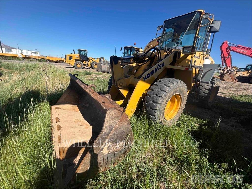 Komatsu WA250-5L Iekrāvēji uz riteņiem