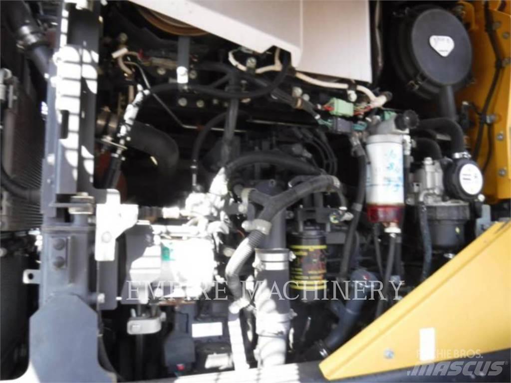 Komatsu WA270-8 Iekrāvēji uz riteņiem
