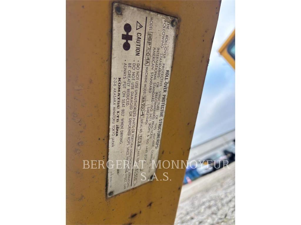 Komatsu WA700 Iekrāvēji uz riteņiem