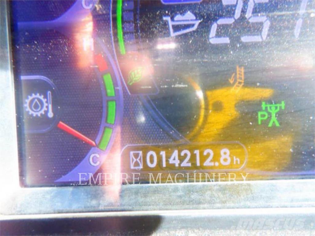 Komatsu WA900-8 Iekrāvēji uz riteņiem