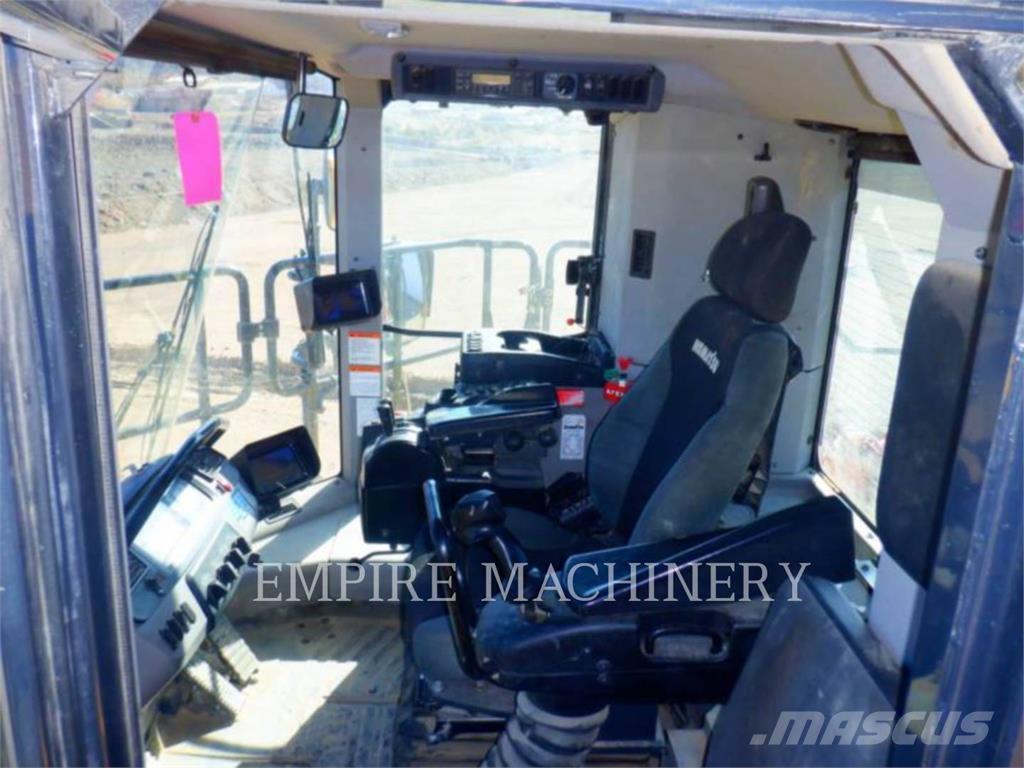 Komatsu WA900-8 Iekrāvēji uz riteņiem