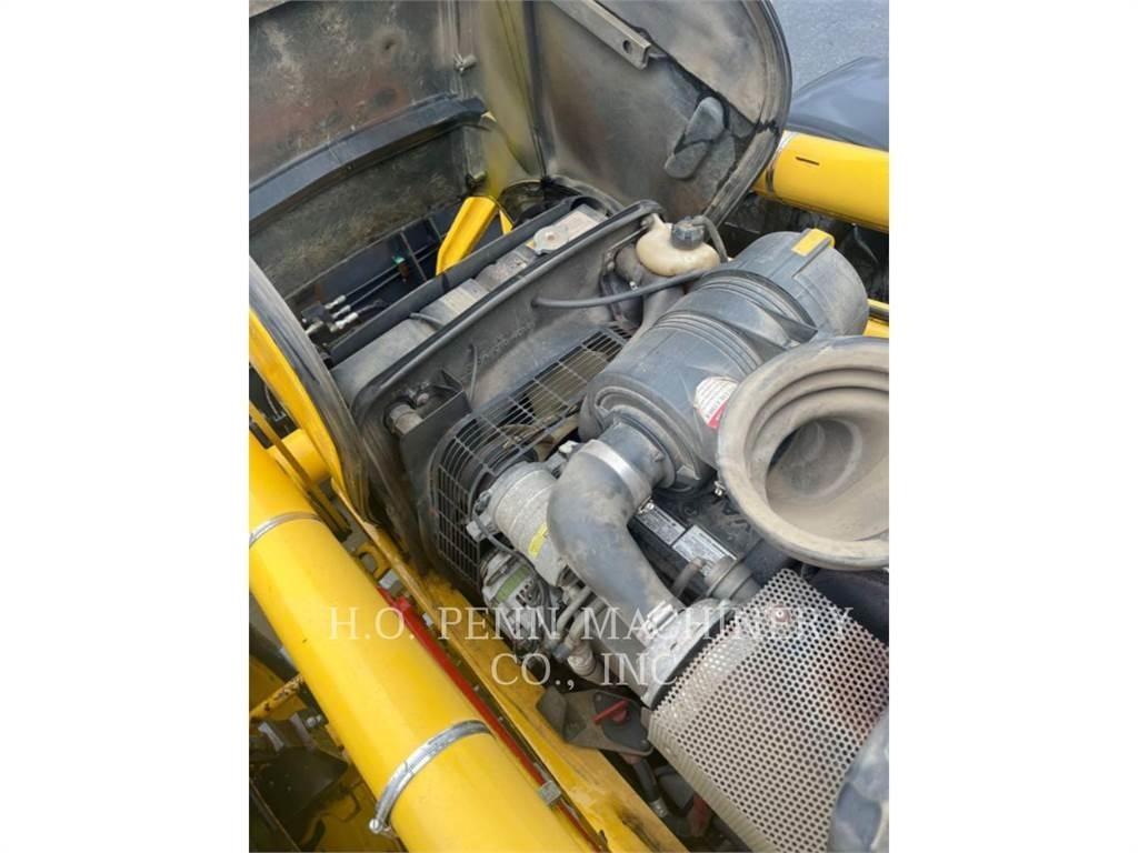Komatsu WB150 Ekskavatori-iekrāvēji