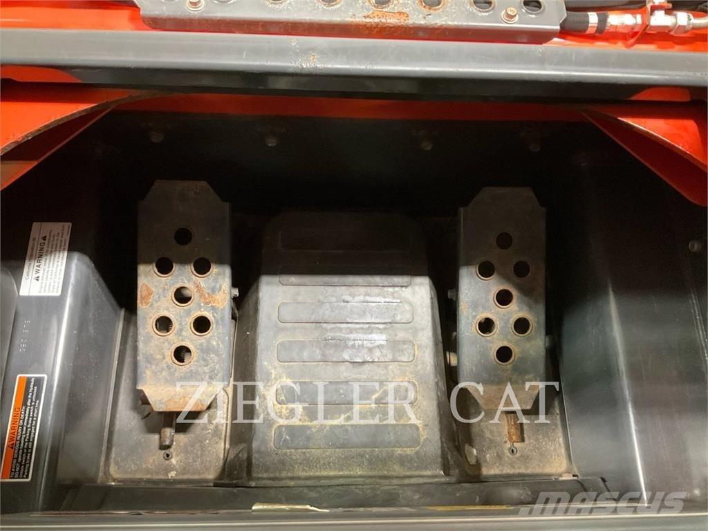 Kubota SSV75 Lietoti riteņu kompaktiekrāvēji