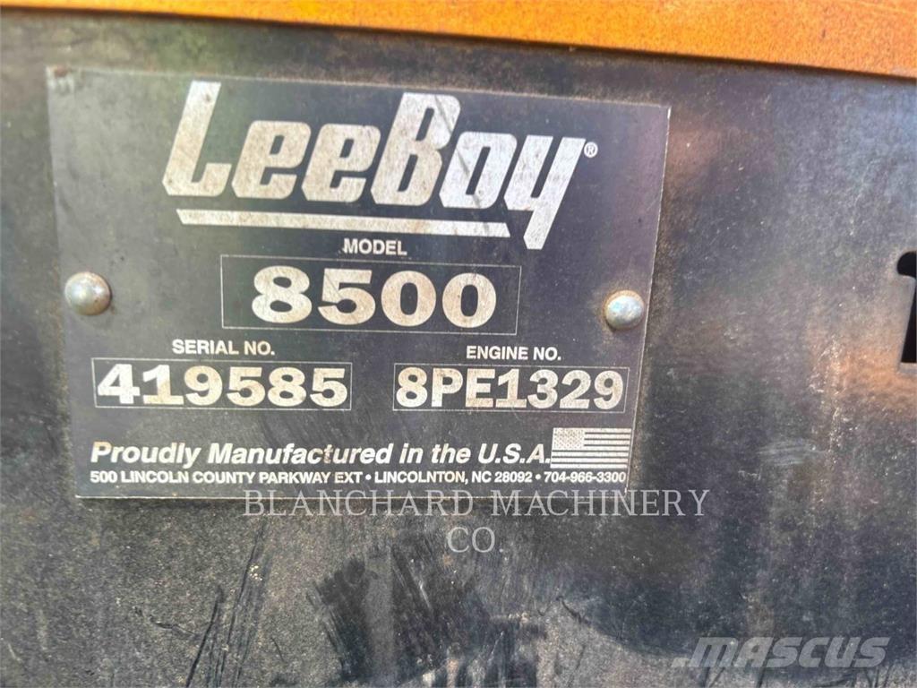 LeeBoy 8500E Asfalta klājēji