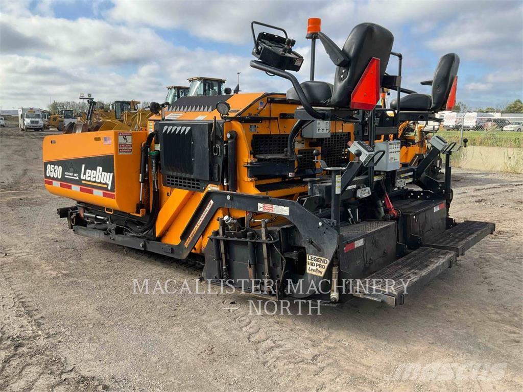 LeeBoy 8530 Asfalta klājēji