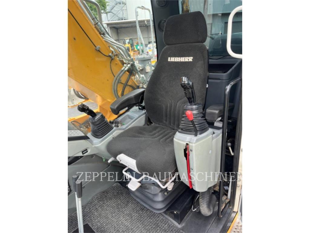 Liebherr R926 Kāpurķēžu ekskavatori