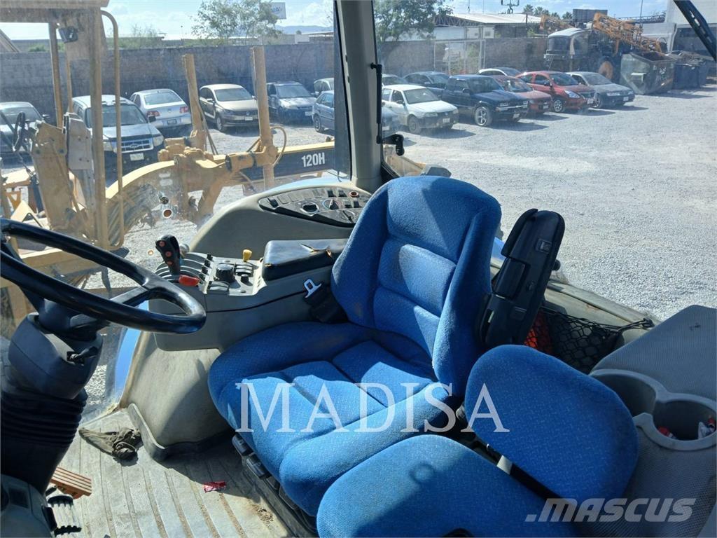 New Holland T8030 Traktori