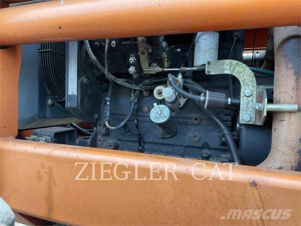  OMNIQUIP/LULL 844C-42 Teleskopiskie manipulatori