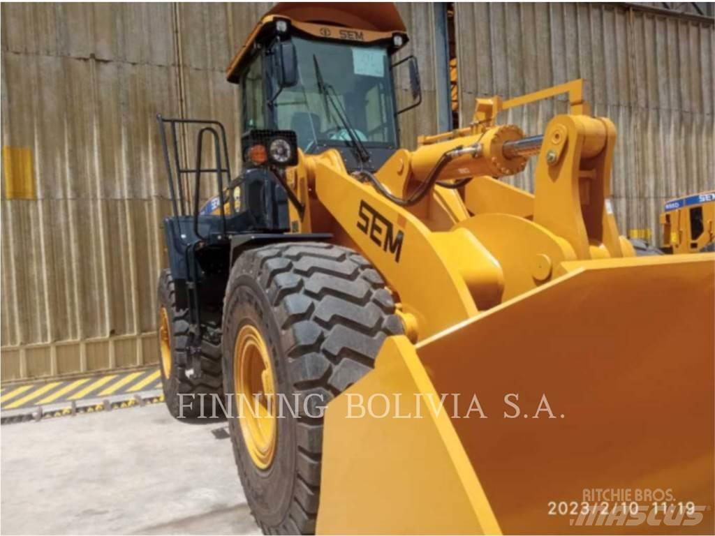SEM MACHINERY SEM668D Iekrāvēji uz riteņiem