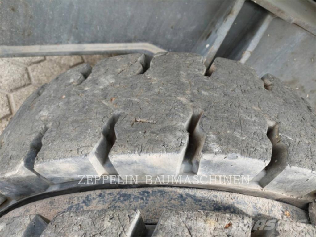 Sennebogen 818 Demontāžas ekskavators