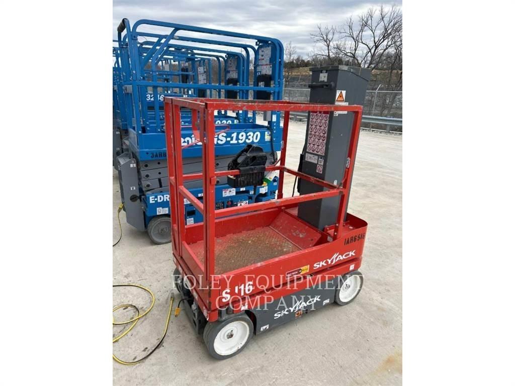 Skyjack (OBSOLETE) SJ16 Šķerveida pacēlāji