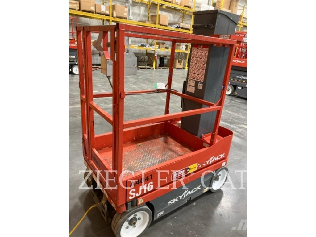 Skyjack SJ16 Šķerveida pacēlāji